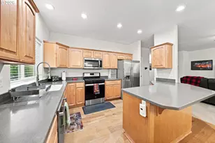 2614 Loma Vista Dr, Roseburg, OR 97471 - Photo 10