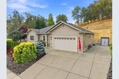 2614 Loma Vista Dr, Roseburg, OR 97471 - Photo 2