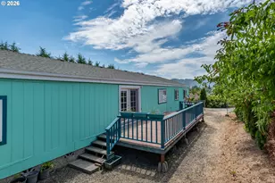 135 Light Ct, Roseburg, OR 97471 - Photo 4