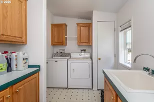 135 Light Ct, Roseburg, OR 97471 - Photo 22