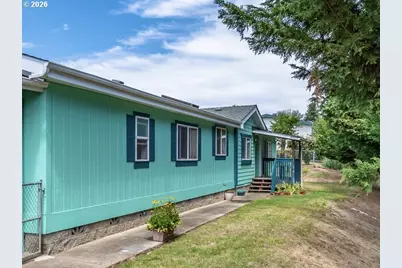 135 Light Ct, Roseburg, OR 97471 - Photo 2