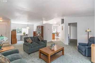 135 Light Ct, Roseburg, OR 97471 - Photo 6