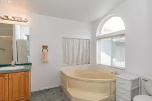 135 Light Ct, Roseburg, OR 97471 - Photo 16