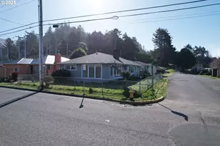 29545 Bailor St, Gold Beach, OR 97444 - Photo 10