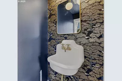 110 W 28th St, Vancouver, WA 98660 - Photo 8