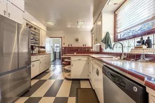 403 W 9th St, The Dalles, OR 97058 - Photo 12