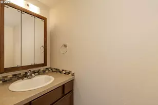 3305 E Vittoria Way, Newberg, OR 97132 - Photo 8