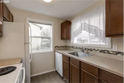 3305 E Vittoria Way #24, Newberg, OR 97132 - Photo 10