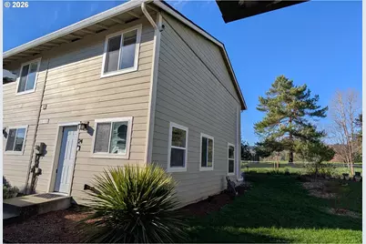 3305 E Vittoria Way #24, Newberg, OR 97132 - Photo 1