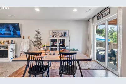 330 Forest Ln, Molalla, OR 97038 - Photo 6