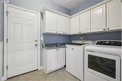 11989 SE Sovereign Dr, Happy Valley, OR 97086 - Photo 24