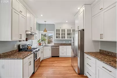 11989 SE Sovereign Dr, Happy Valley, OR 97086 - Photo 8