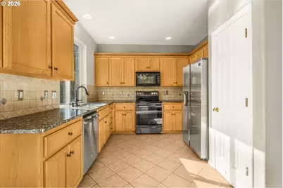 2548 Edgewater Dr, Woodburn, OR 97071 - Photo 6