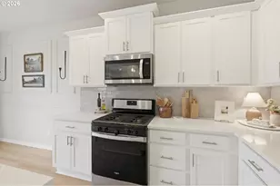 1546 S Camille Pl, Newberg, OR 97132 - Photo 10