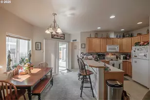 1036 9th St, Florence, OR 97439 - Photo 12