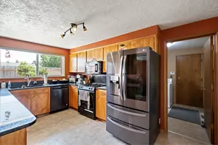 2465 17th St, Springfield, OR 97477 - Photo 14
