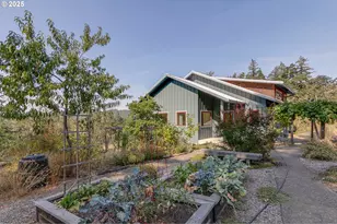 31212 Camas Ln, Eugene, OR 97405 - Photo 34