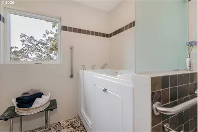 31212 Camas Ln, Eugene, OR 97405 - Photo 30