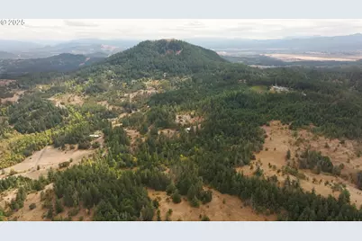 31212 Camas Ln, Eugene, OR 97405 - Photo 40