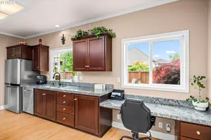 3387 Winchester Way, Eugene, OR 97401 - Photo 12