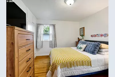 2075 Laurel Ave NE, Salem, OR 97301 - Photo 10