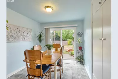 2075 Laurel Ave NE, Salem, OR 97301 - Photo 16