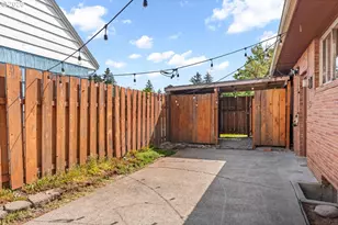10919 SE Mill Ct, Portland, OR 97216 - Photo 34