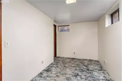 10919 SE Mill Ct, Portland, OR 97216 - Photo 30