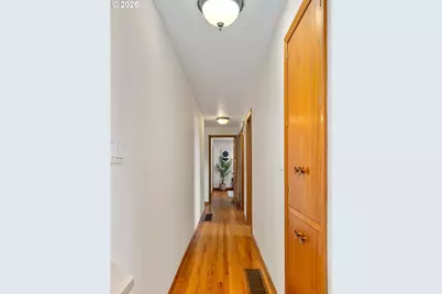 10919 SE Mill Ct, Portland, OR 97216 - Photo 18