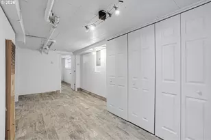 2817 NE Weidler St, Portland, OR 97232 - Photo 14