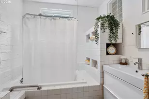 2817 NE Weidler St, Portland, OR 97232 - Photo 30