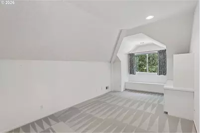 10838 S Southridge Dr, Portland, OR 97219 - Photo 18