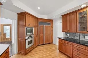 10838 S Southridge Dr, Portland, OR 97219 - Photo 32