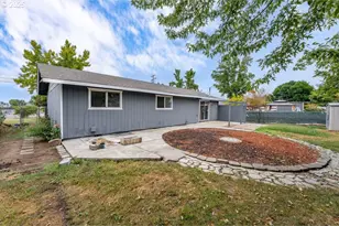 2098 Delta Waters Rd, Medford, OR 97504 - Photo 20