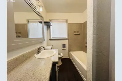 624 N Settlemier Ave, Woodburn, OR 97071 - Photo 12