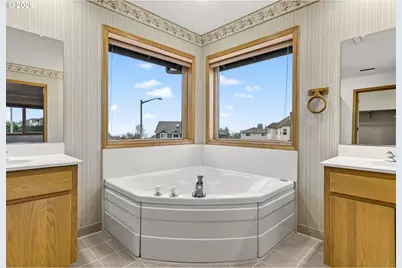 2277 SW Nancy Pl, Gresham, OR 97080 - Photo 20