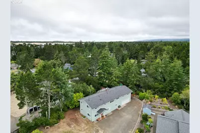 2159 42nd St, Florence, OR 97439 - Photo 2