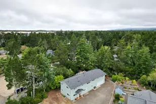 2159 42nd St, Florence, OR 97439 - Photo 2