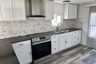 525 S 6th St, Harrisburg, OR 97446 - Photo 4