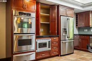 604 SW Arboretum Cir, Portland, OR 97221 - Photo 14