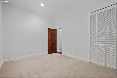 604 SW Arboretum Cir, Portland, OR 97221 - Photo 34