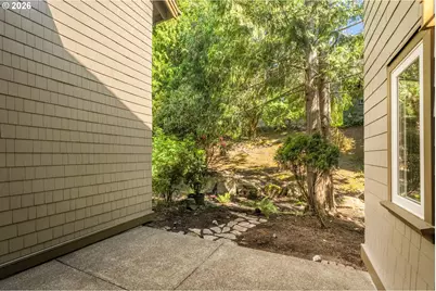 10209 NW Village Heights Dr, Portland, OR 97229 - Photo 14