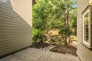 10209 NW Village Heights Dr, Portland, OR 97229 - Photo 14