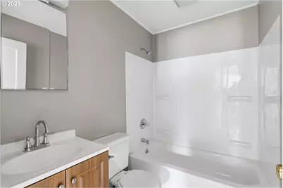 11751 SE Oak St, Portland, OR 97216 - Photo 22