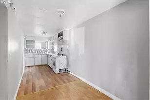 11751 SE Oak St, Portland, OR 97216 - Photo 4