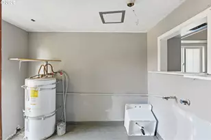 11751 SE Oak St, Portland, OR 97216 - Photo 12