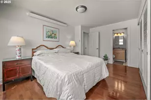 2211 SW Park Pl, Portland, OR 97205 - Photo 32