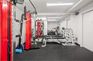 2211 SW Park Pl, Portland, OR 97205 - Photo 32