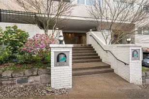 2211 SW Park Pl, Portland, OR 97205 - Photo 2