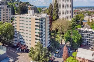 2211 SW Park Pl, Portland, OR 97205 - Photo 2